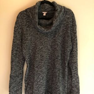 Cowl neck, long grey sweater